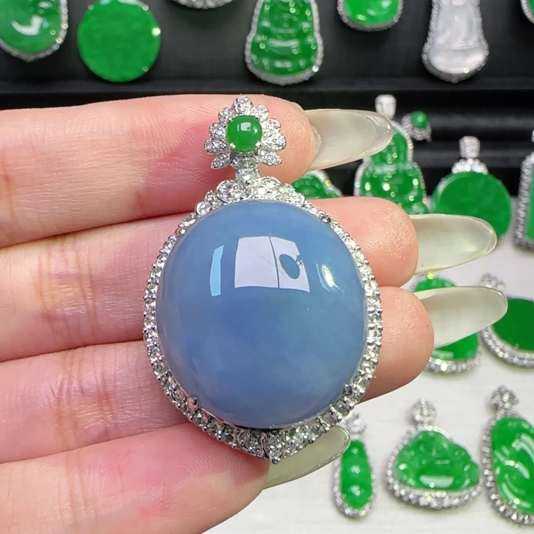 翡翠18K金镶嵌颈饰