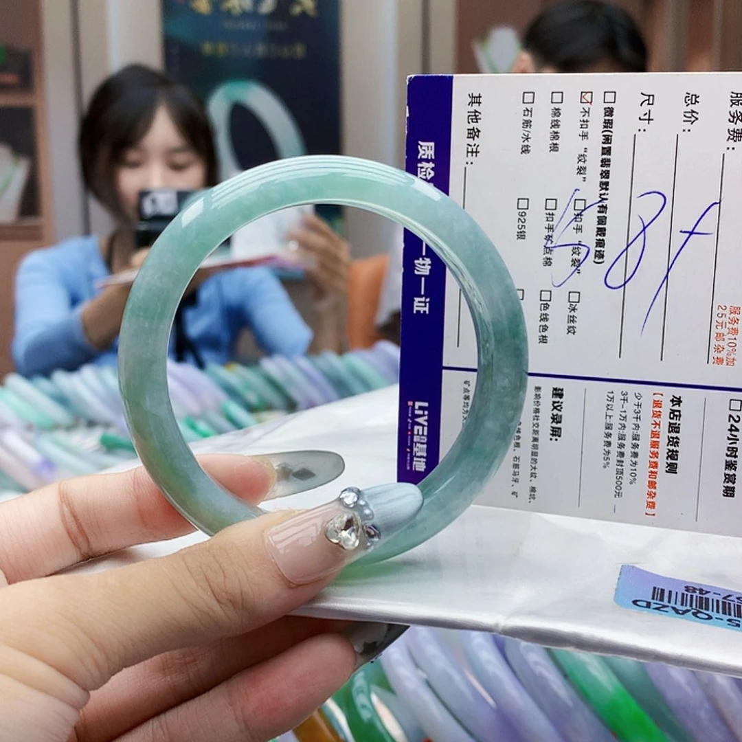 翡翠手镯未镶嵌c