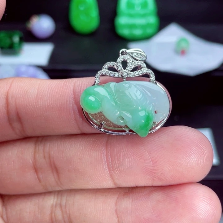 翡翠未镶嵌吊坠(不含链)