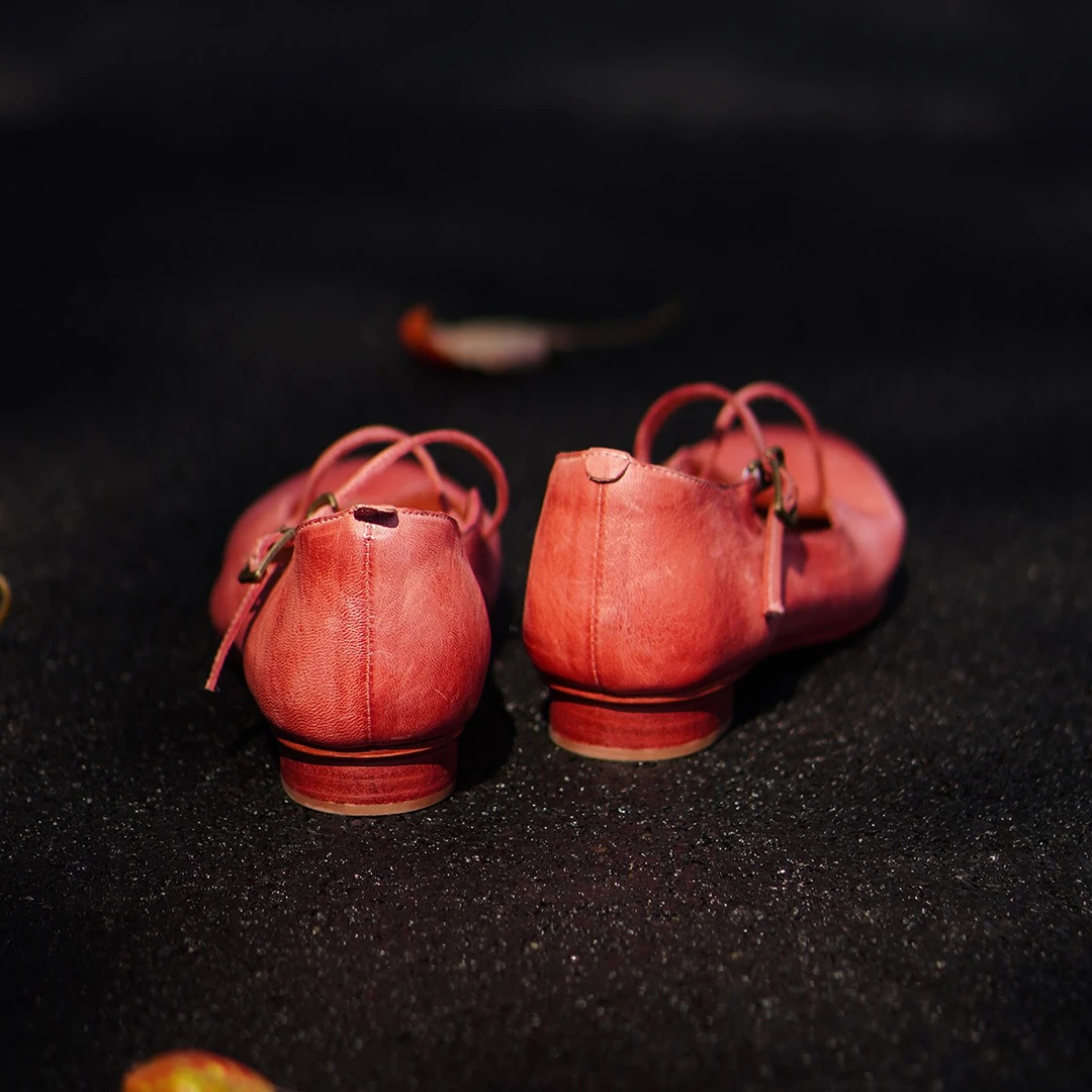 2025年圆头交叉带法式低跟芭蕾玛丽珍鞋浅口女水洗马皮平底单鞋女