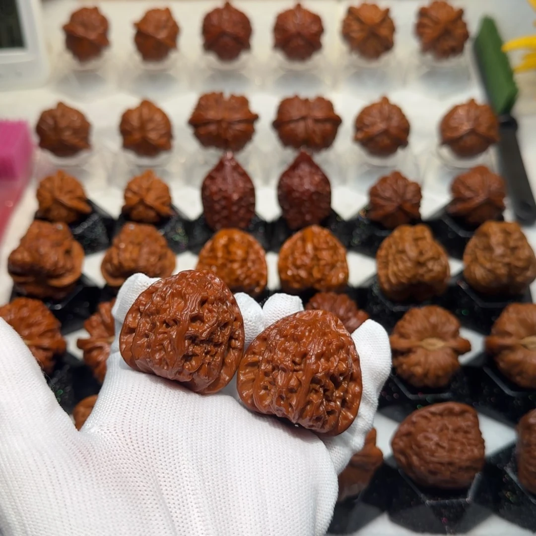 吊坠文玩核桃40三角白