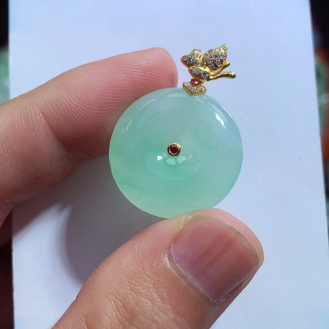 翡翠未镶嵌颈饰星**玥平安扣