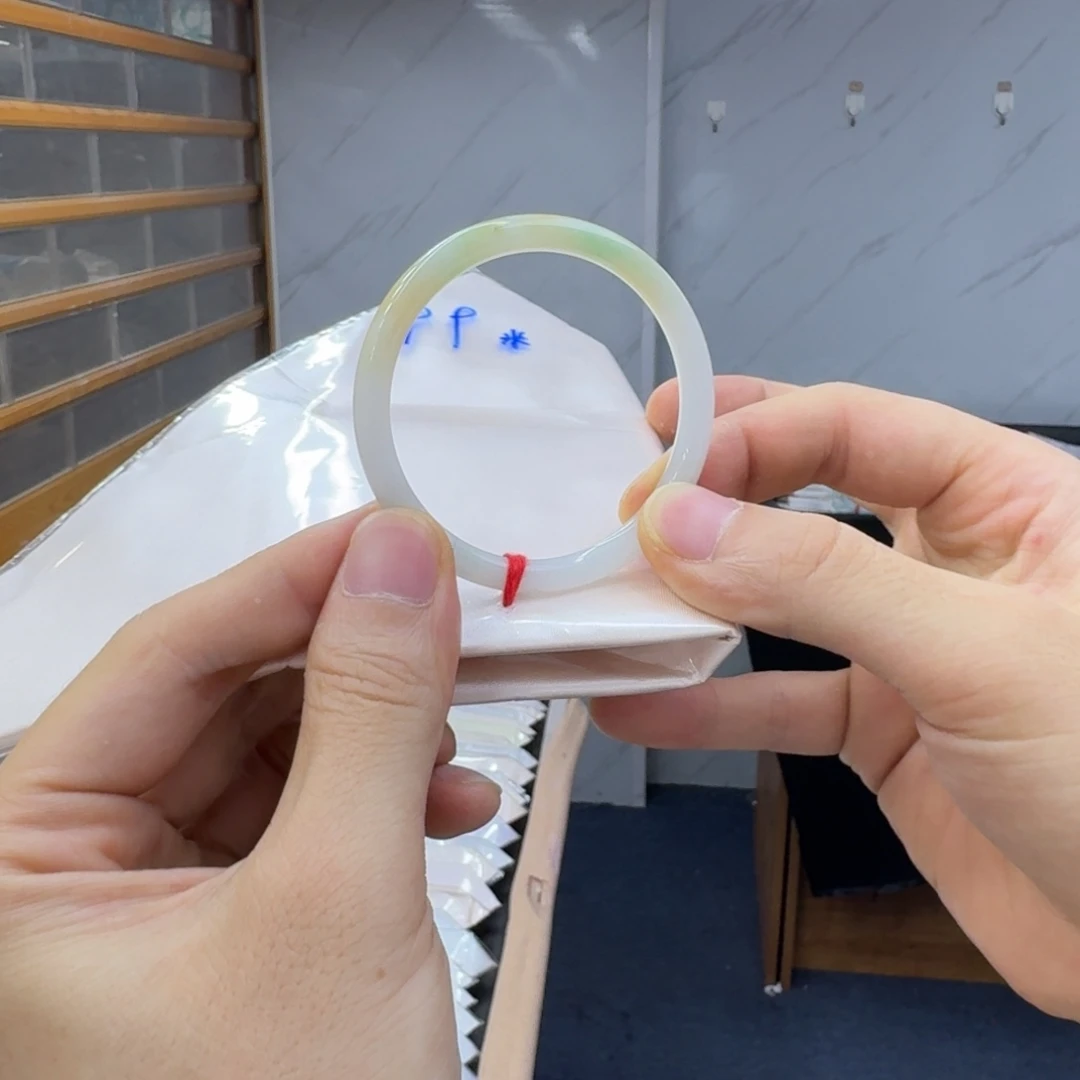 翡翠未镶嵌手镯翡翠