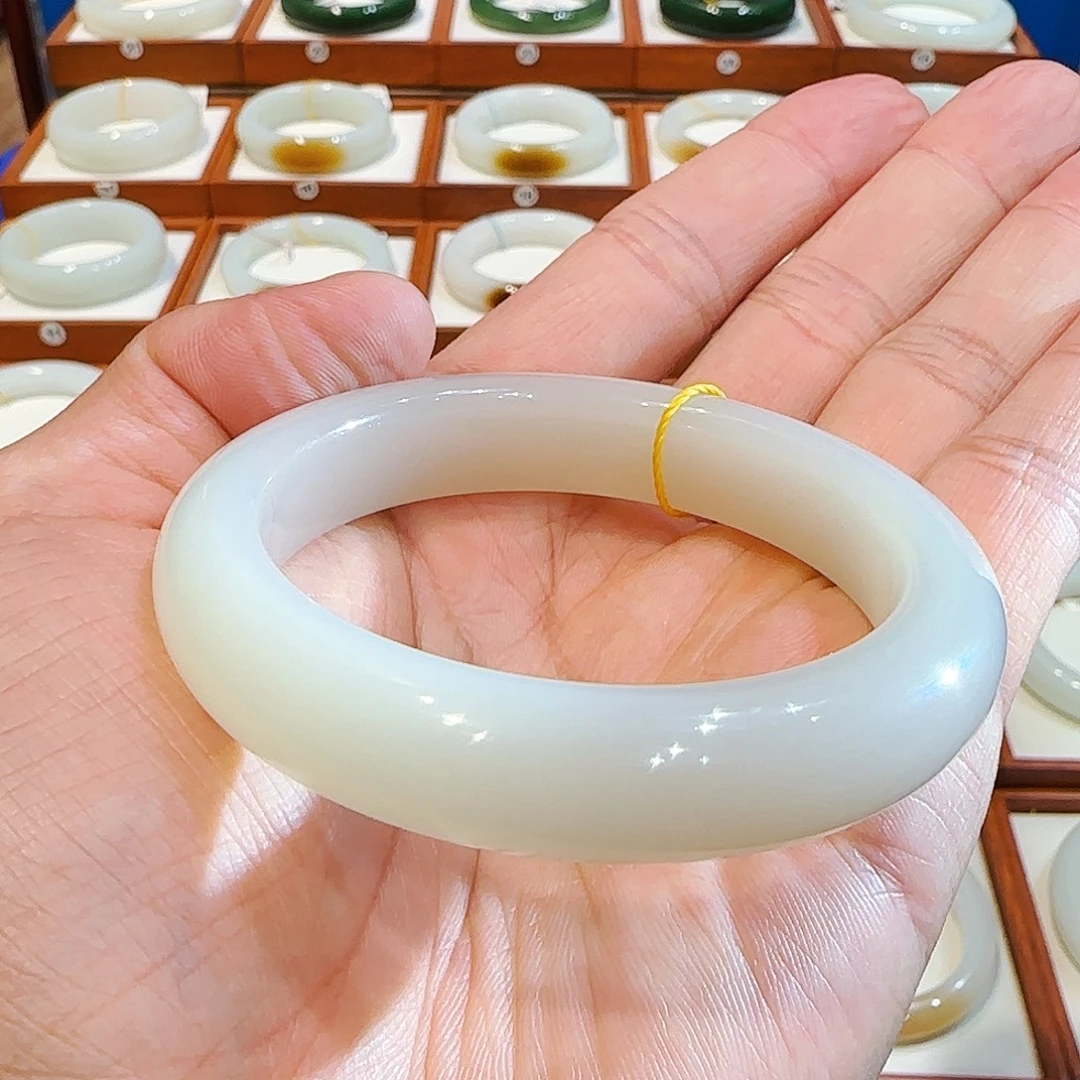 和田玉未镶嵌手镯浓烟粉55 56