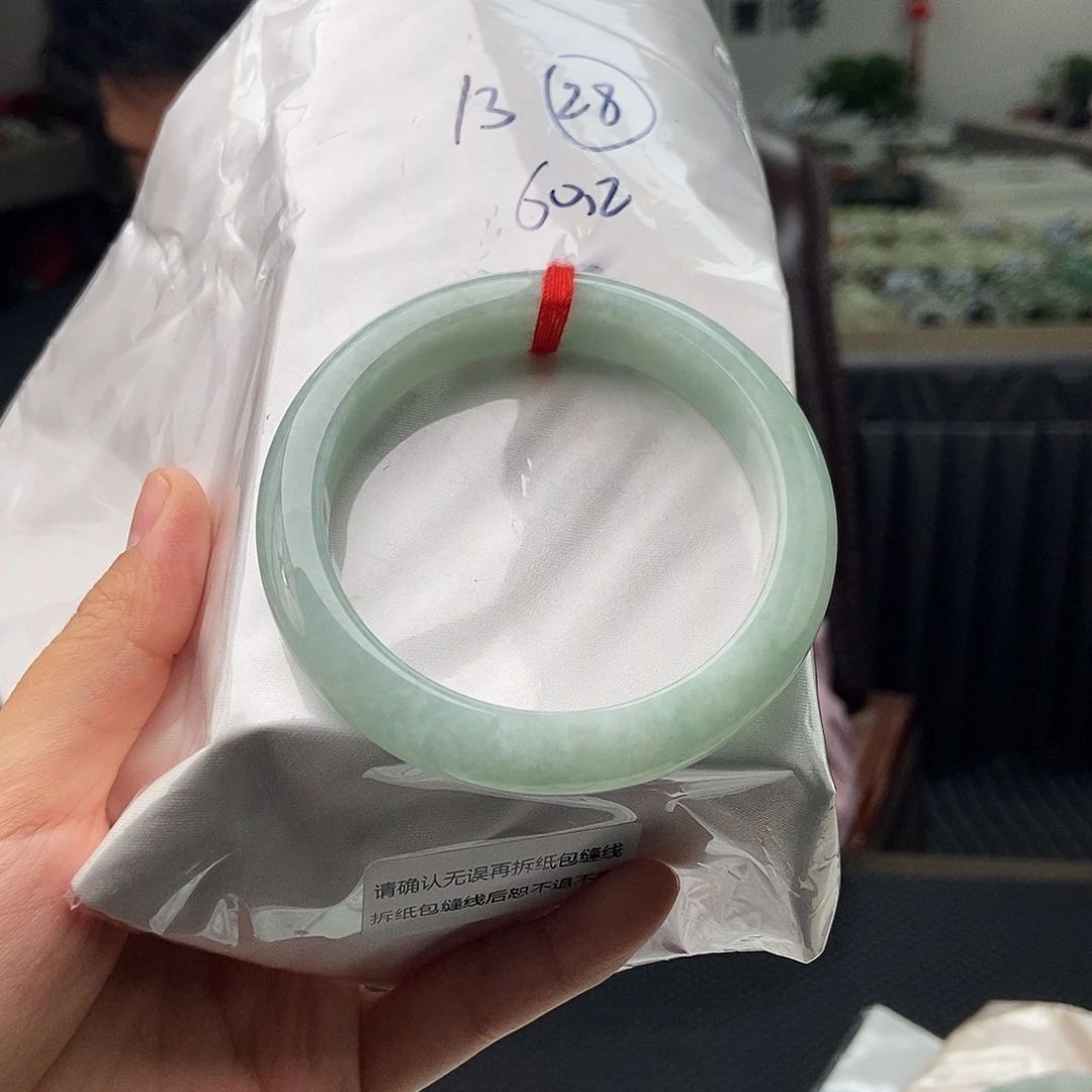 未镶嵌手镯翡翠拍一发一
