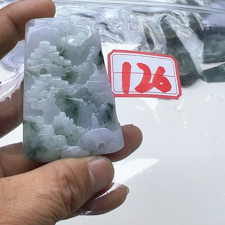 翡翠颈饰未镶嵌小*