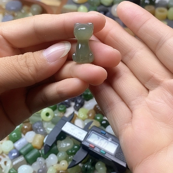 未镶嵌和田玉挂件猫