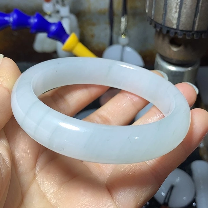 ╰****石英质玉（金丝玉）未镶嵌颈饰