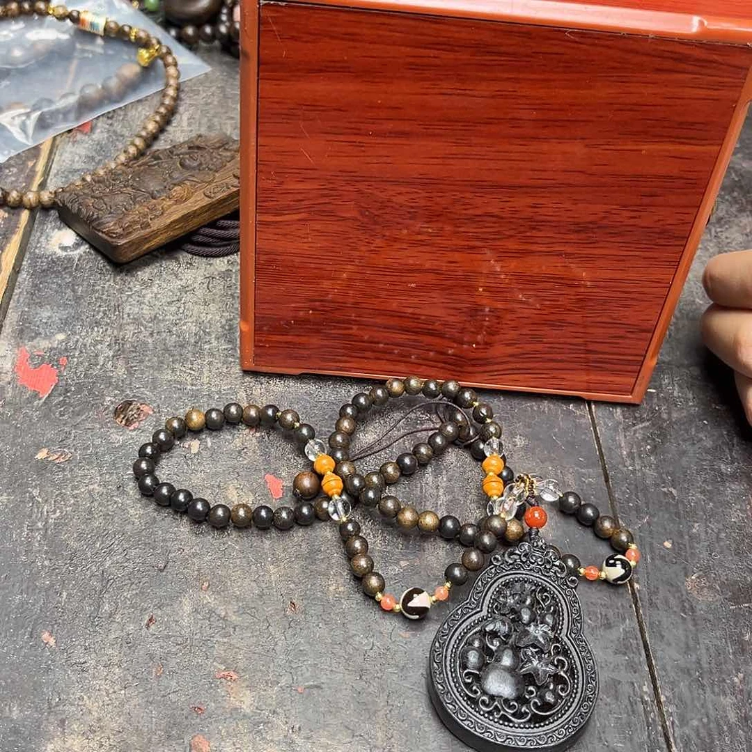 大叶紫檀（黑酸枝木类）