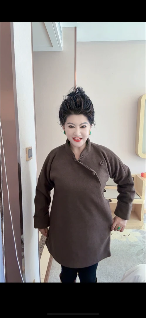 高档贴玛外套男女同款格子里布咖啡色