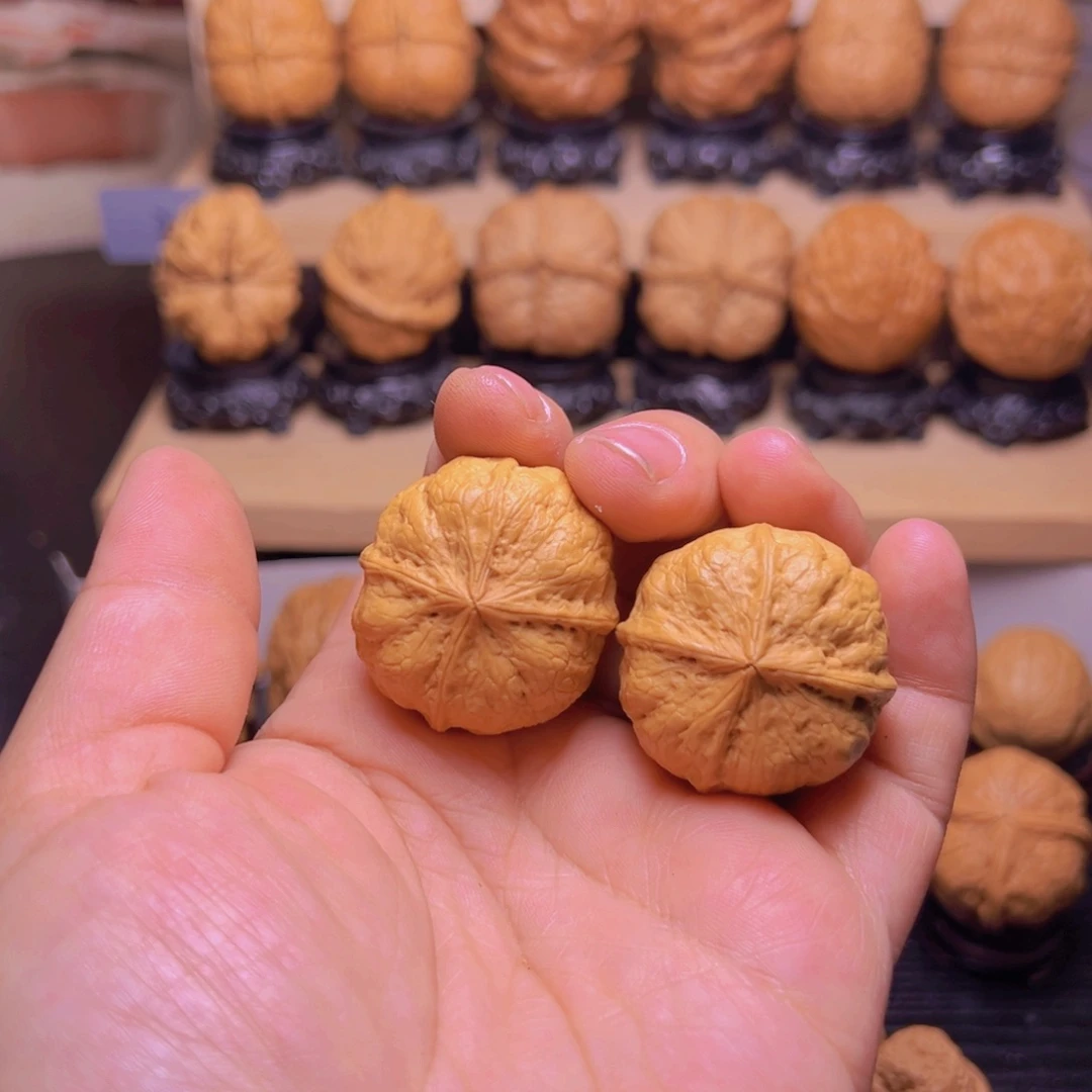 文玩核桃吊坠25w球四棱33尺