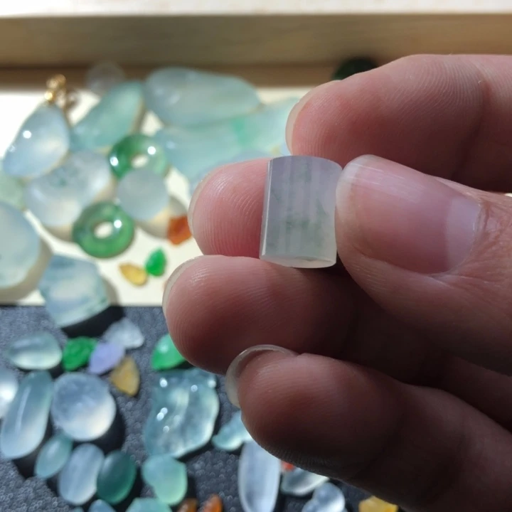 定制翡翠未镶嵌挂件