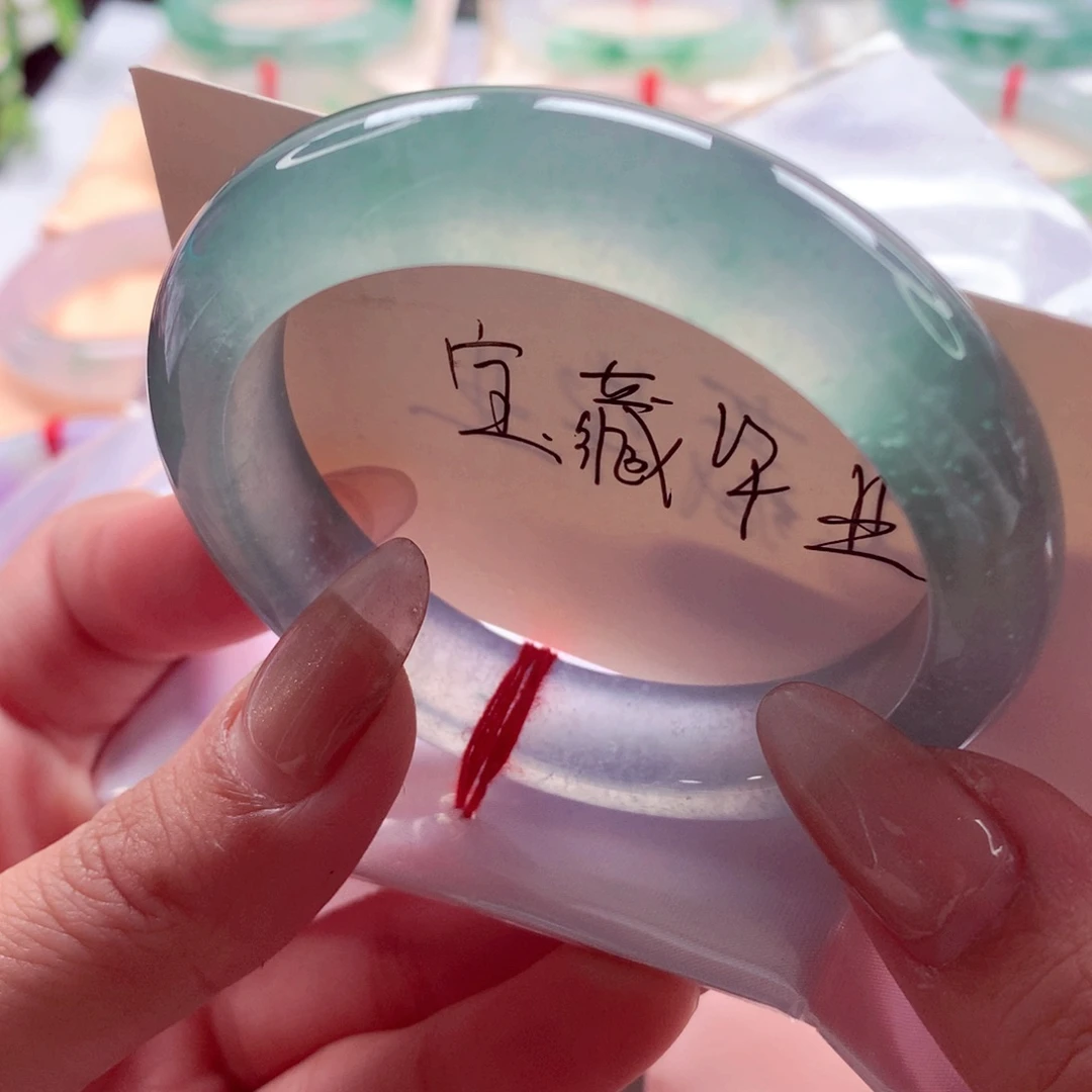 天***鹅翡翠未镶嵌手镯师妹54.3绿钢灯泡冰玻毕业