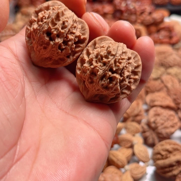 文玩核桃把件野生精配寿桃