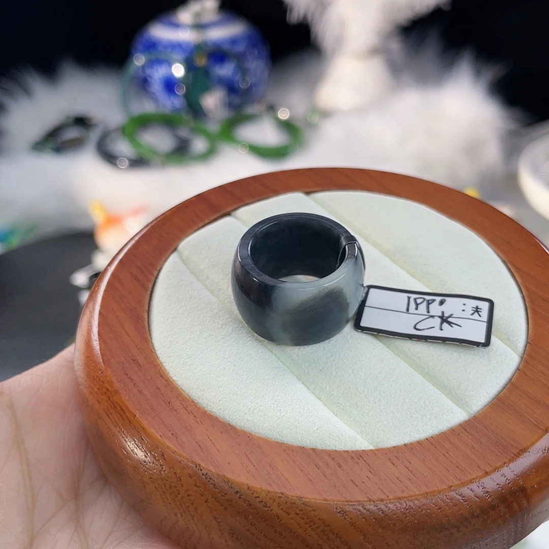和田玉未镶嵌戒指l13。青花墩墩。17.6。不退换