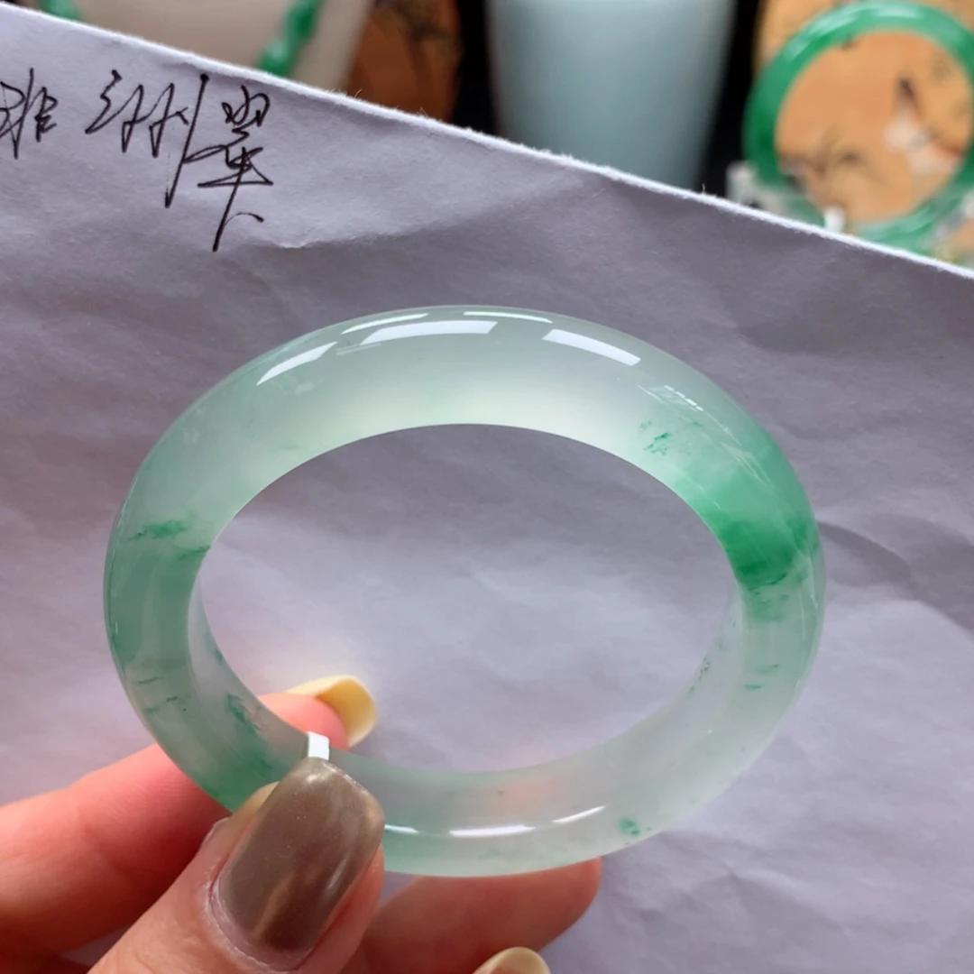 【闪购商品】石英质玉手镯未镶嵌