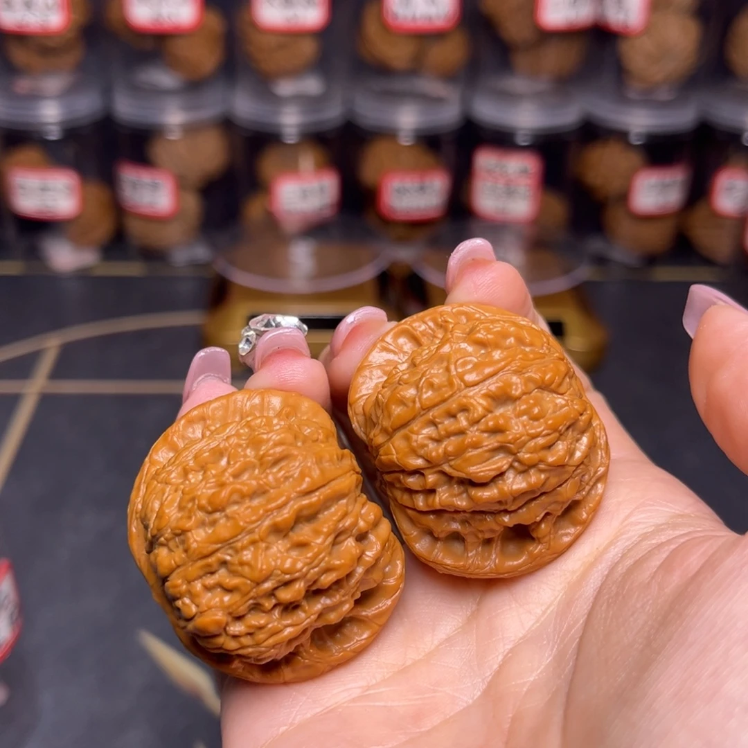 文玩核桃吊坠血麒麟42.9