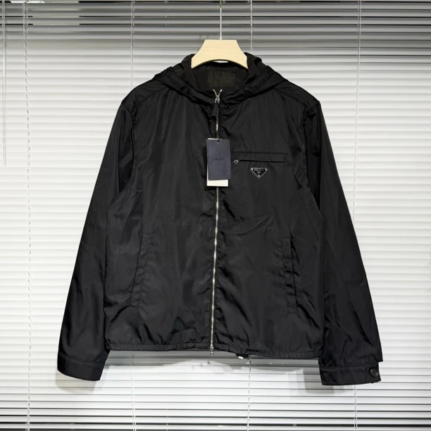99新 Prada/普拉达 Re-Nylon 牛皮珐琅三角标 夹克外套 50码 a849