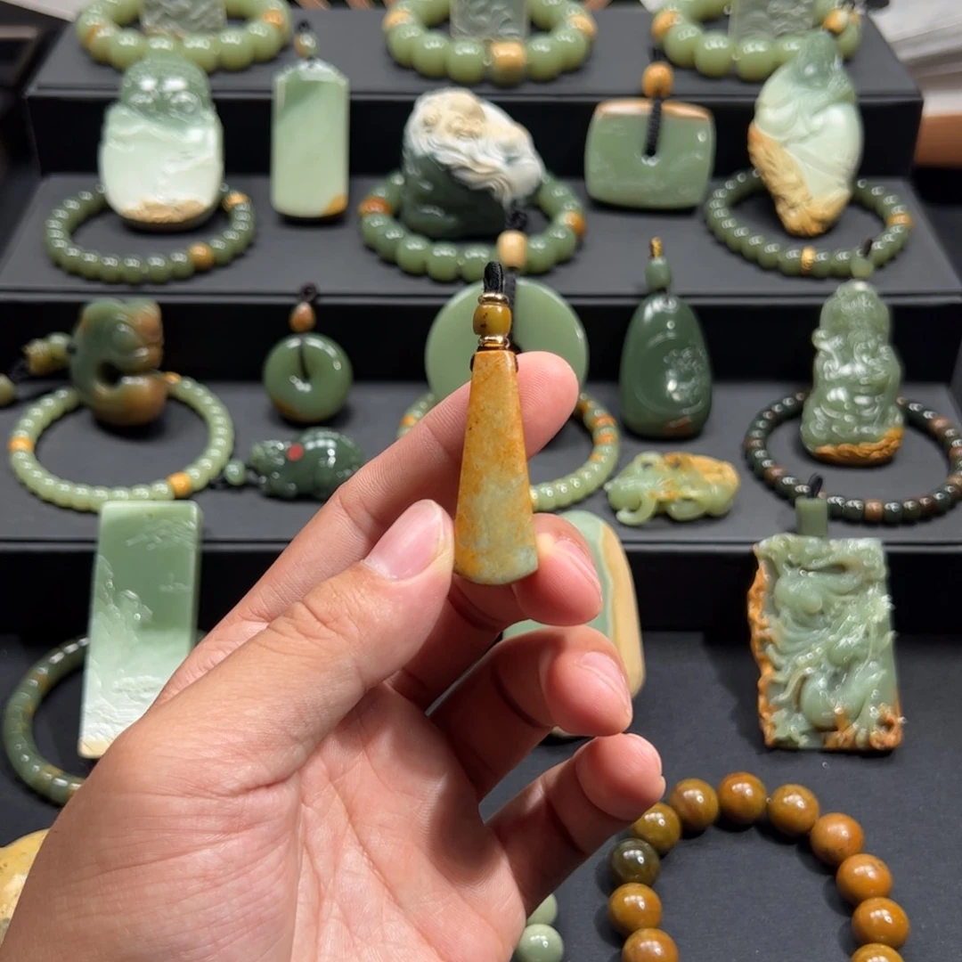 岫岩河磨玉（透闪石质玉）未镶嵌颈饰静**深