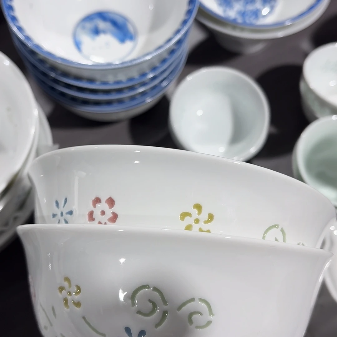 景德镇陶瓷五彩玲珑面碗2个