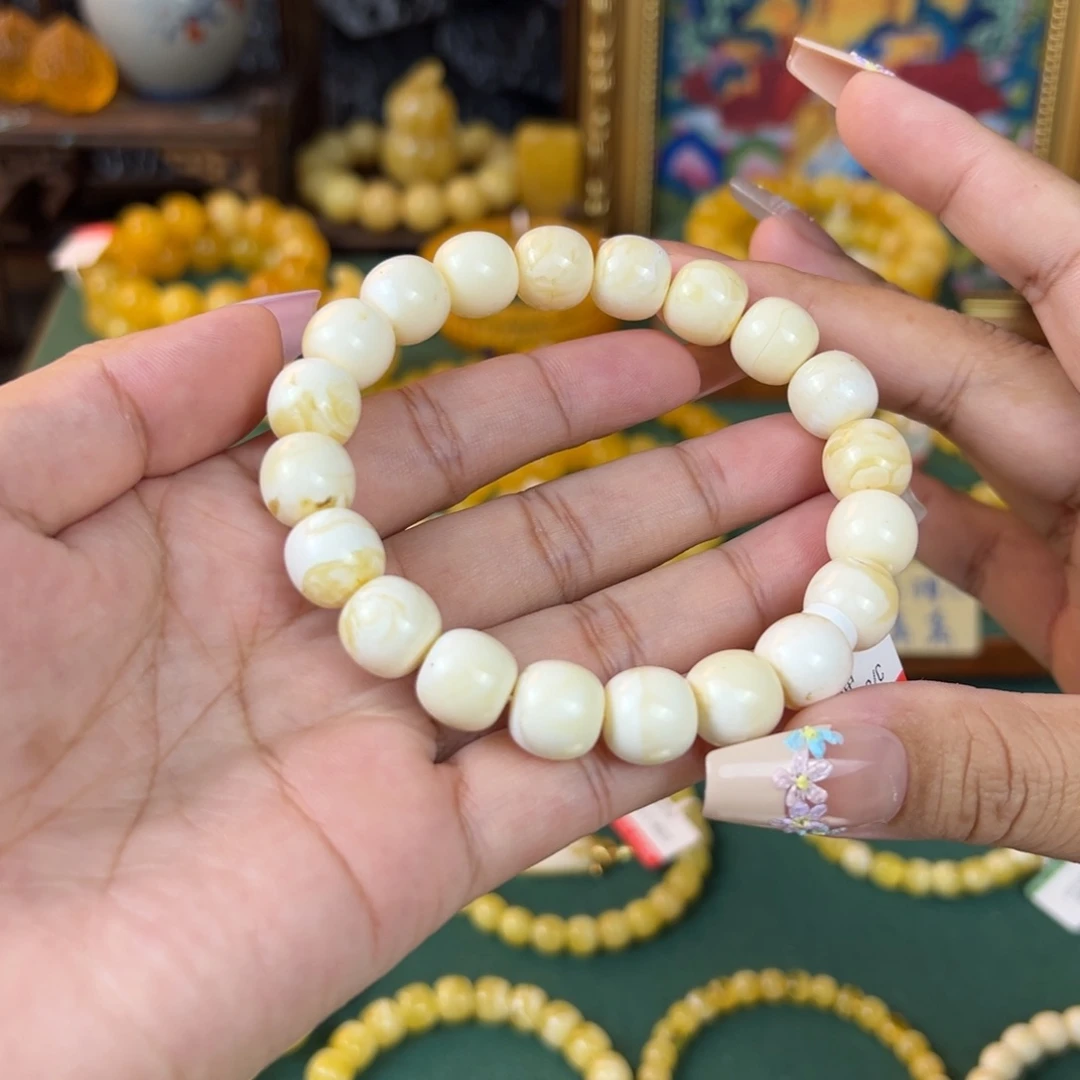 未镶嵌琥珀珠宝奇石