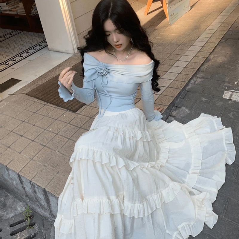 昙花未满 气质蓝色立体小花修身显瘦设计感方领针织上衣+半裙套装