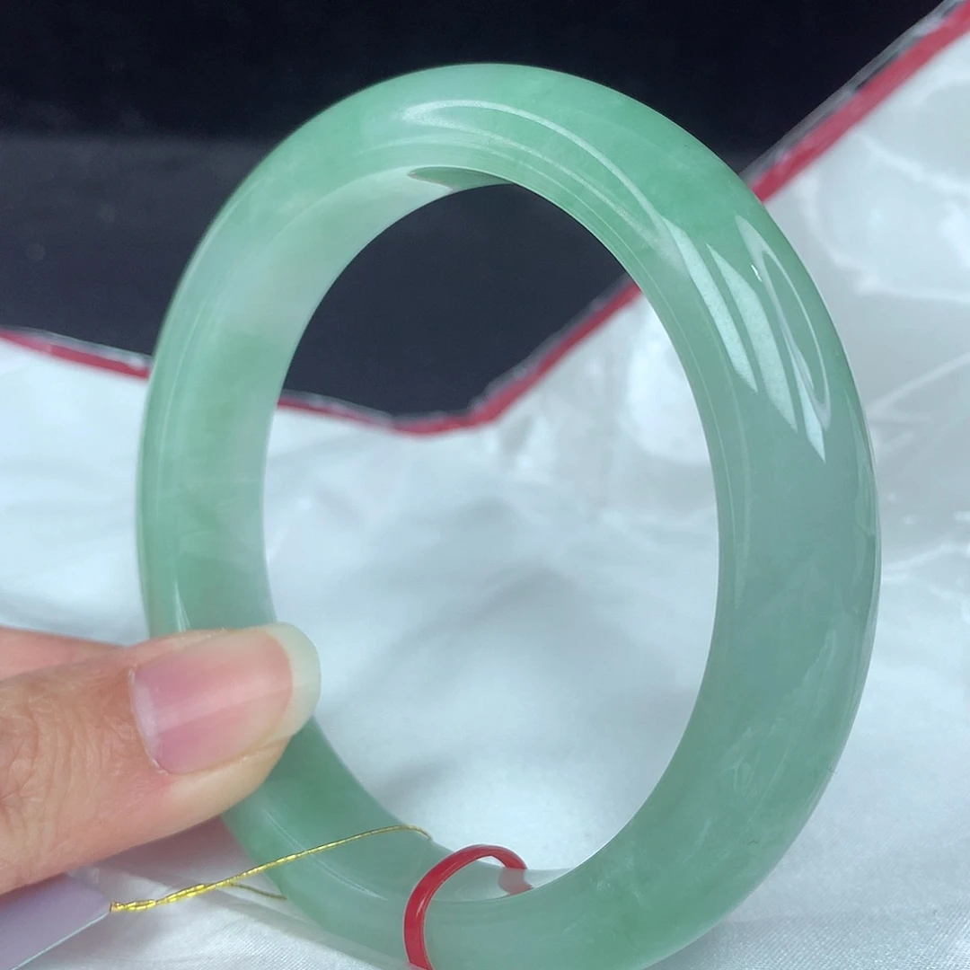 翡翠手镯未镶嵌61圈3229