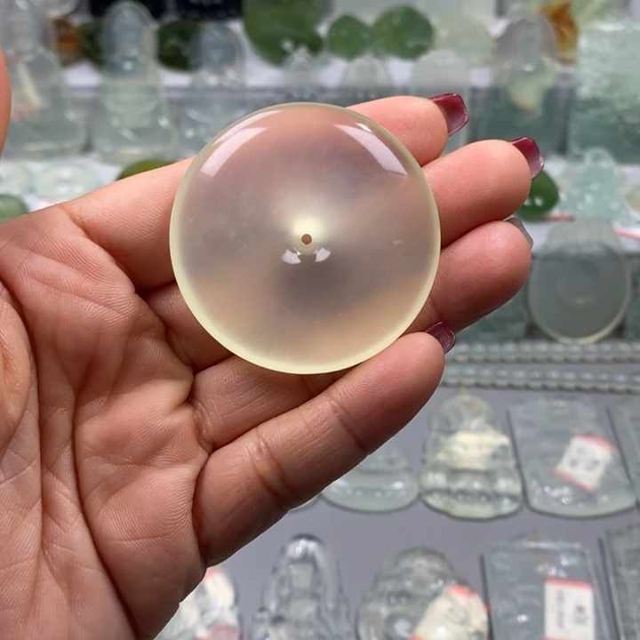 蛇纹石玉颈饰未镶嵌越****@