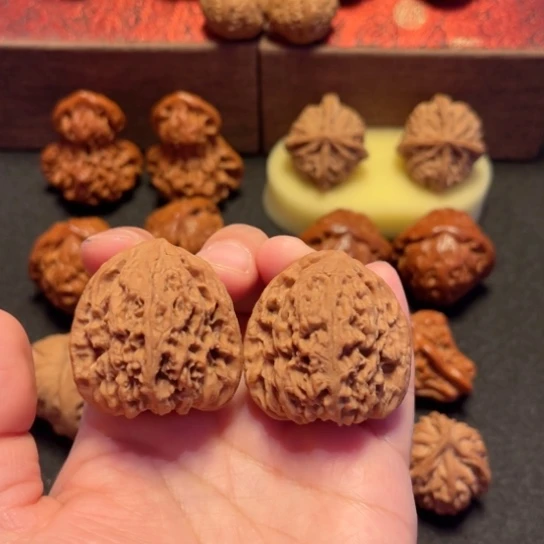 文玩核桃吊坠南疆石