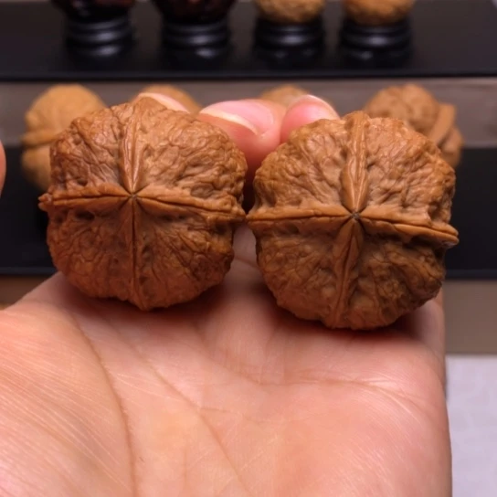 文玩核桃把件玉玺四楞41