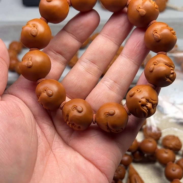 张***馆手串橄榄核橄榄核雕工艺制作