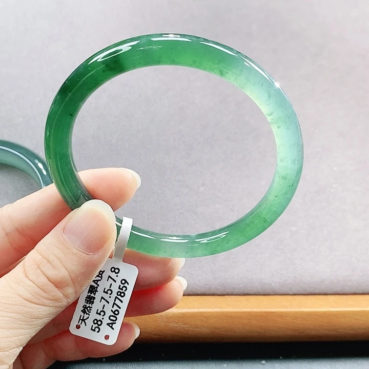 【闪购商品】未镶嵌手镯翡翠