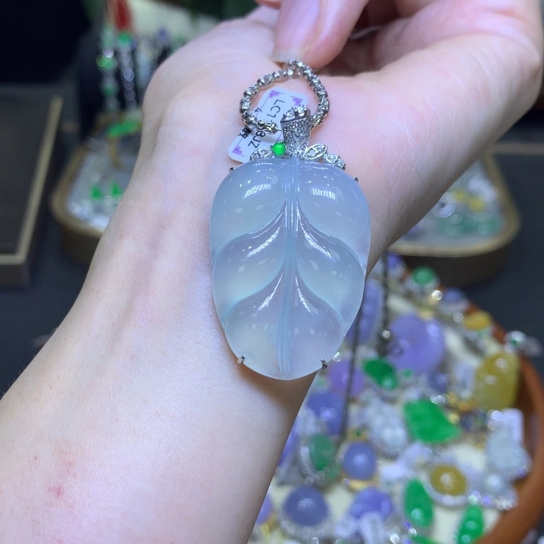 翡翠18K金镶嵌颈饰翡翠吊坠项链