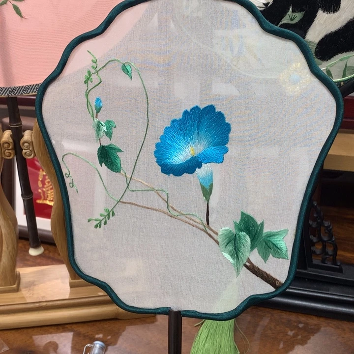 织绣手工绣风铃草