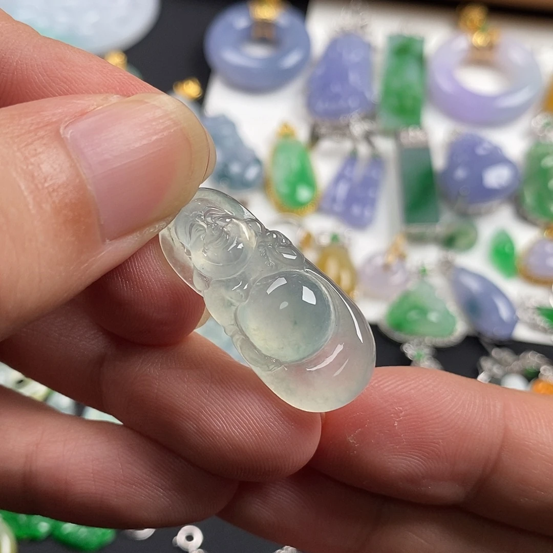 风***子翡翠18K金镶嵌颈饰翡翠