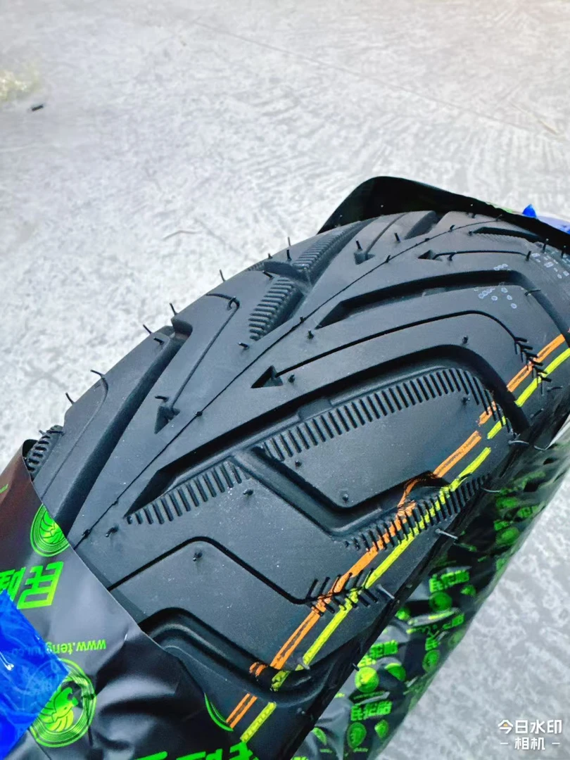 鸿利德民隆高抓+缺气保用真空胎/8PR防爆口