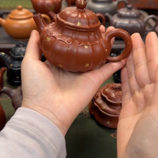 茶壶紫砂容天筋纹洒金