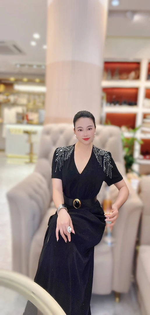 【U are U 国际】设计师品牌优雅重工显瘦连衣裙