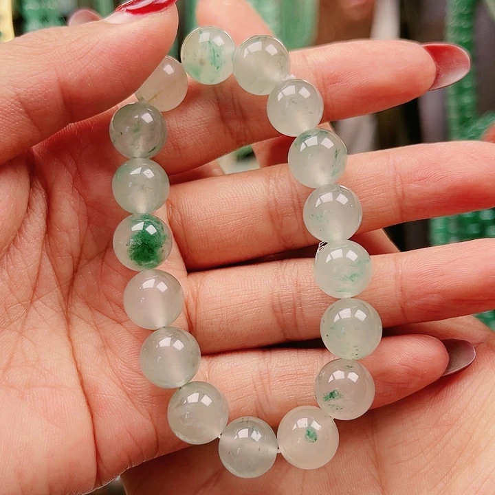 石英质玉未镶嵌颈饰