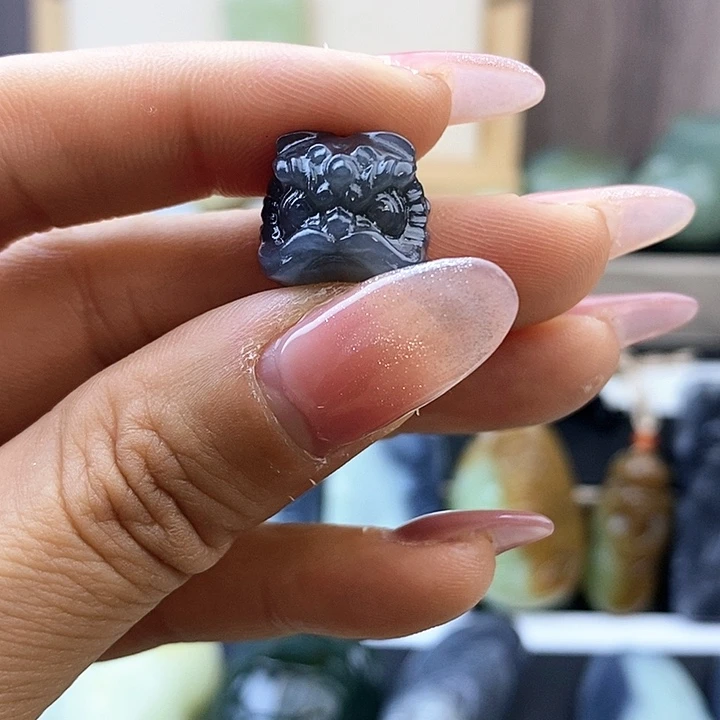 和田玉未镶嵌颈饰元旦福利不退换