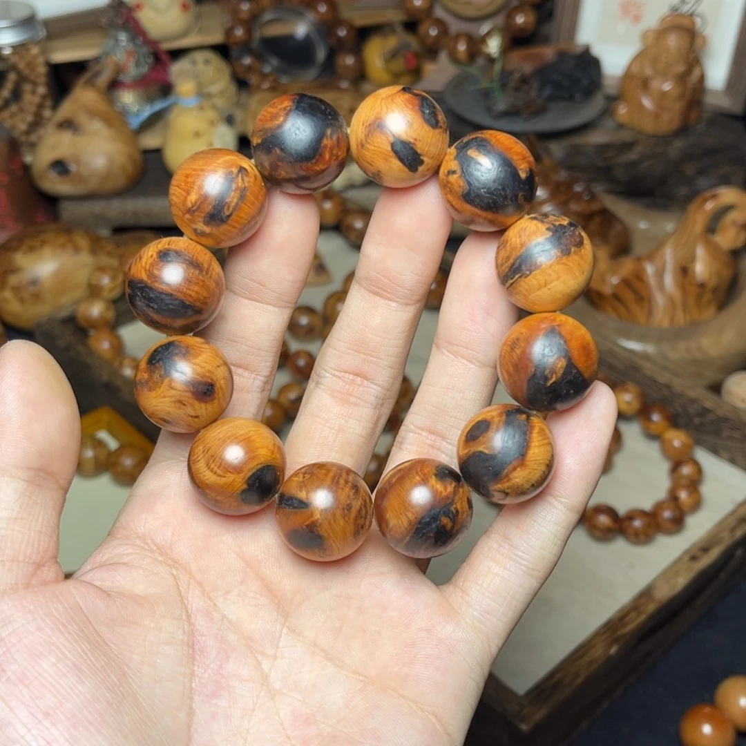 把件柏木（崖柏）太行崖柏碳化结晶火焰