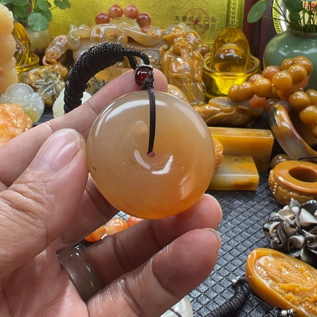 石英质玉未镶嵌颈饰