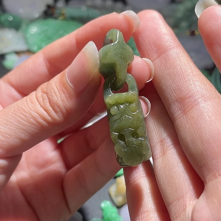 颈饰未镶嵌翡翠天