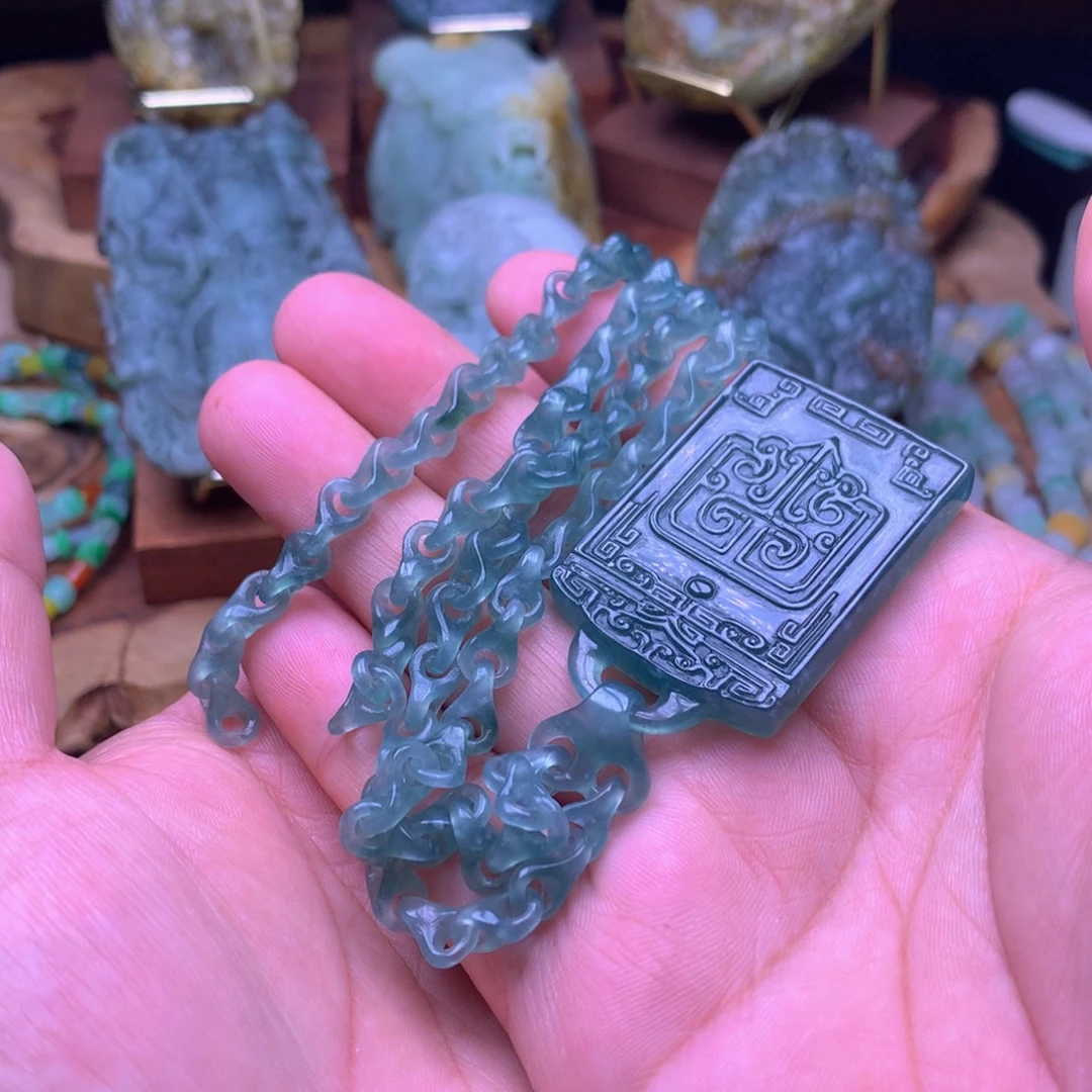 人***物定制翡翠未镶嵌翡翠