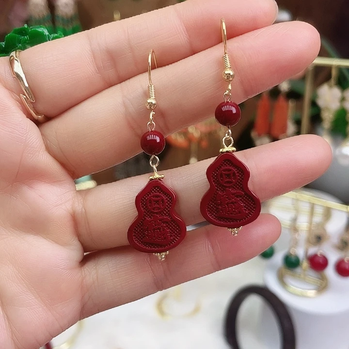 石英质玉耳钉合金