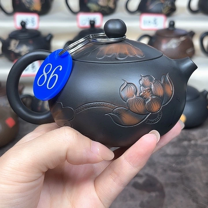 220毫升微微瑕纯手工浮雕西施壶