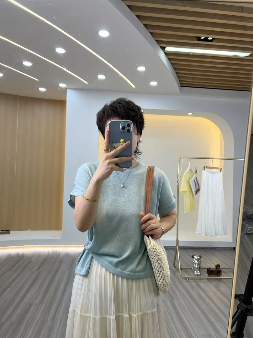 【晴姐】M2200 韩范洋气不规则开叉纽扣圆领短袖针织衫