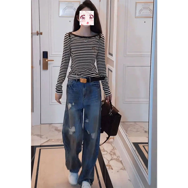 2025年秋季时尚撞色条纹长袖T恤高腰开叉破洞牛仔裤子休闲风穿搭