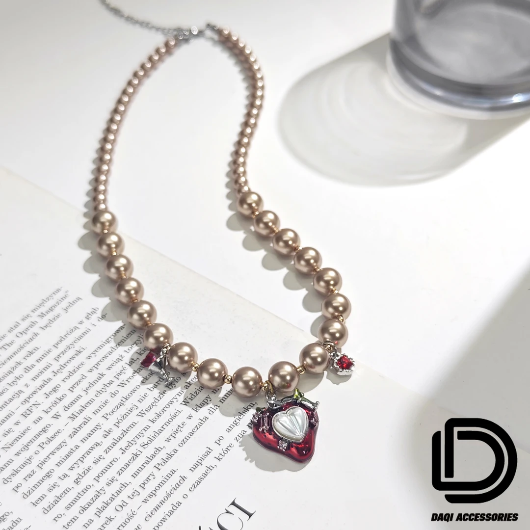 铜合金仿珍珠项链 04964大淇原创复古仿珍珠草莓爱心锆石个性项链