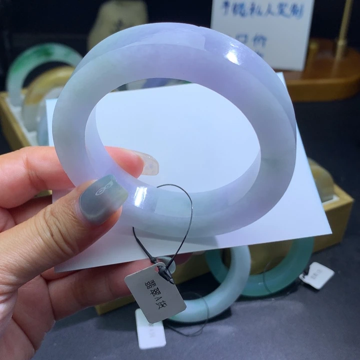 未镶嵌翡翠手镯定制翡翠